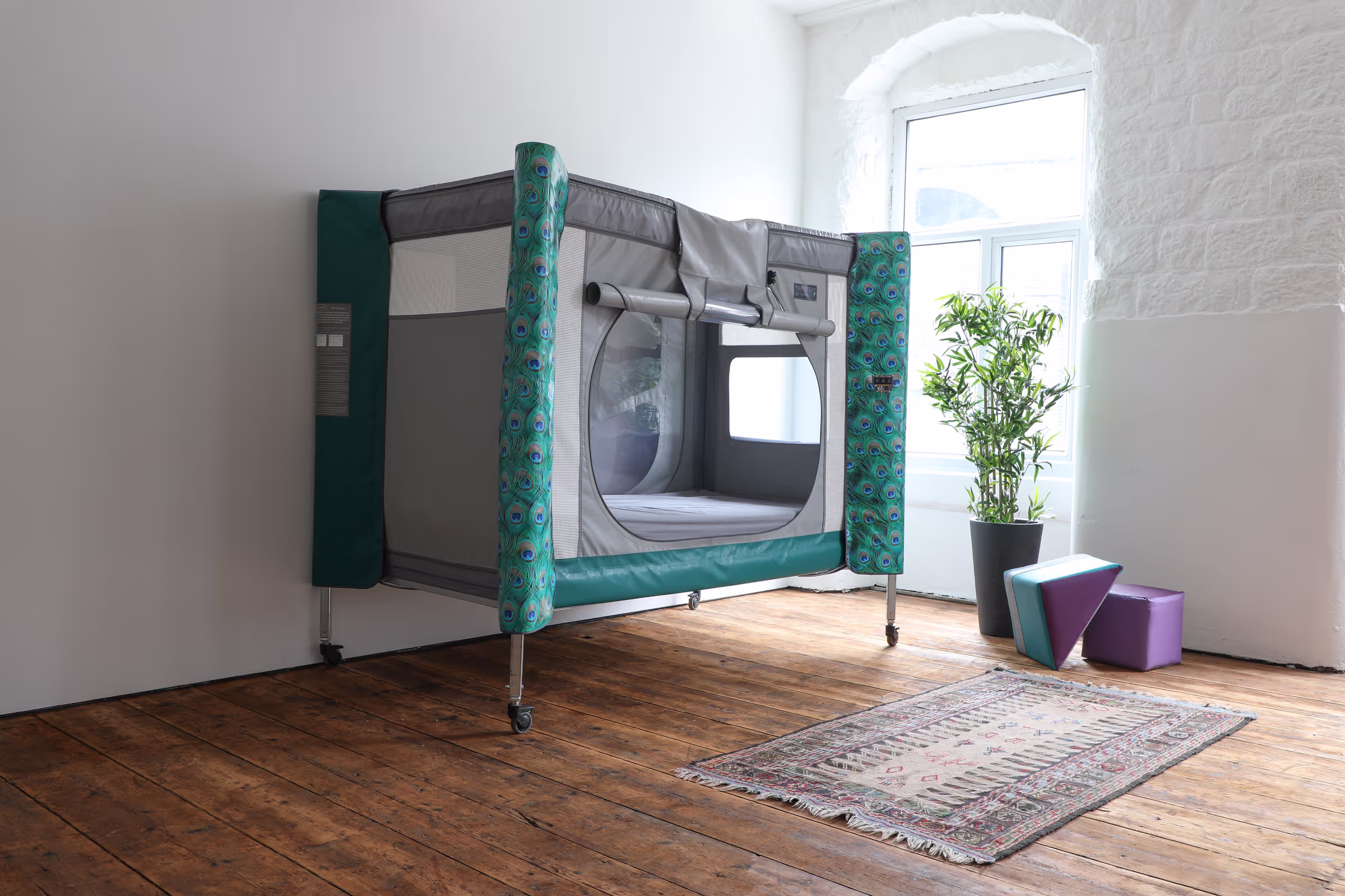 Standard bed with peacock design